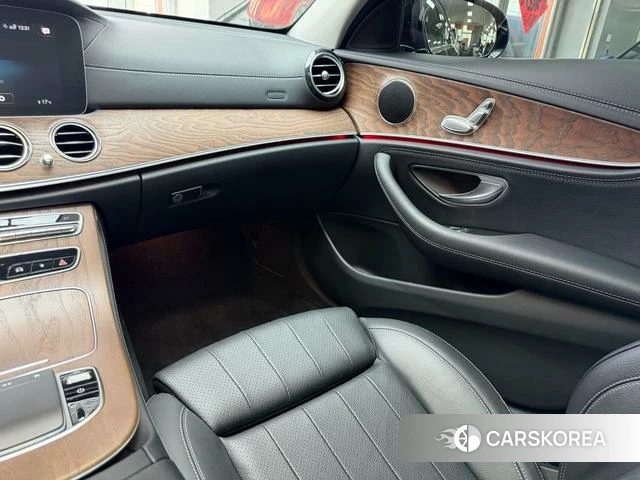 Mercedes-Benz E-class id 4258359 из Китая 44
