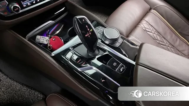 BMW 5 Series (G30) id 3497995 из Кореи 19