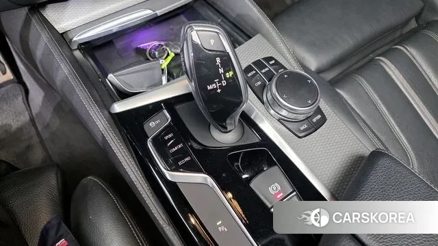 BMW 5 Series (G30) id 3357420 из Кореи 19