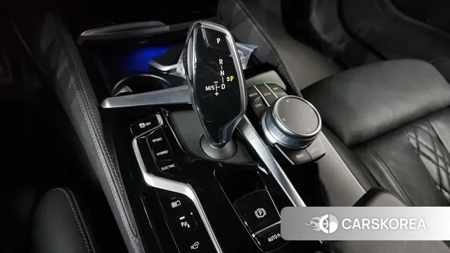 BMW 5 Series (G30) id 3676323 из Кореи 19