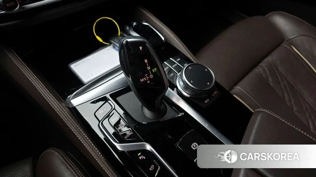 BMW 5 Series (G30) id 3940597 из Кореи 19