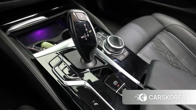 BMW 5 Series (G30) id 3865330 из Кореи 19