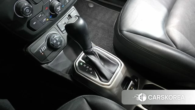 Jeep Renegade id 4269418 из Кореи 29