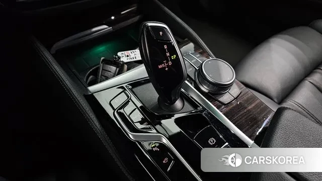 BMW 5 Series (G30) id 3033059 из Кореи 19