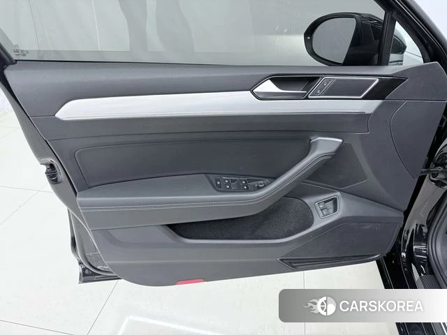 Volkswagen Magotan PHEV id 4365826 из Китая 16