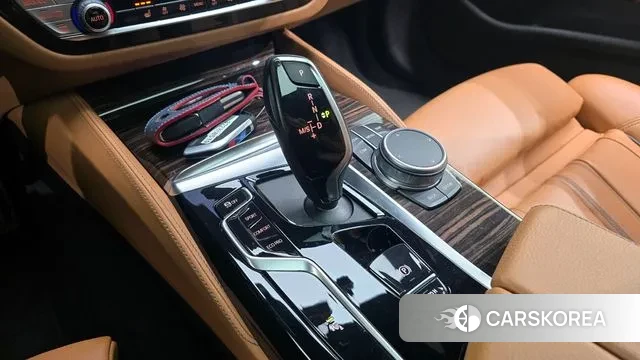 BMW 5 Series (G30) id 3630299 из Кореи 19