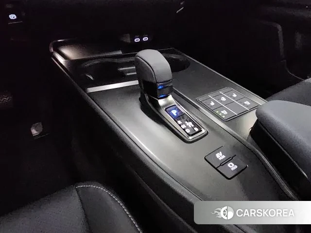 Lexus UX300h id 3310089 из Кореи 18