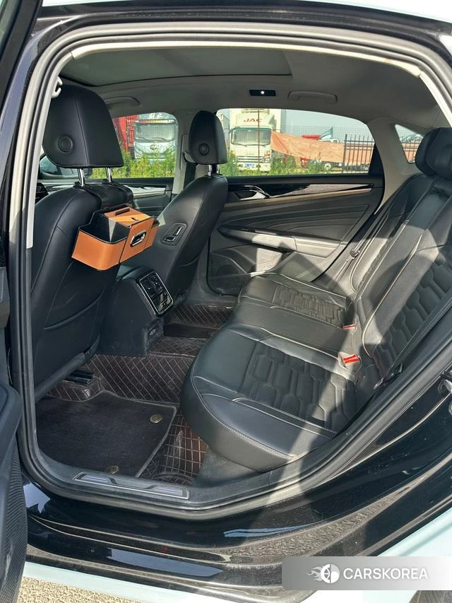 Volkswagen Passat PHEV id 4313774 из Китая 10