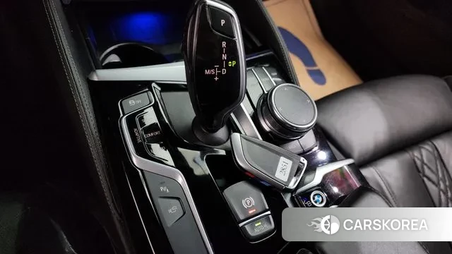 BMW 5 Series (G30) id 3499612 из Кореи 19