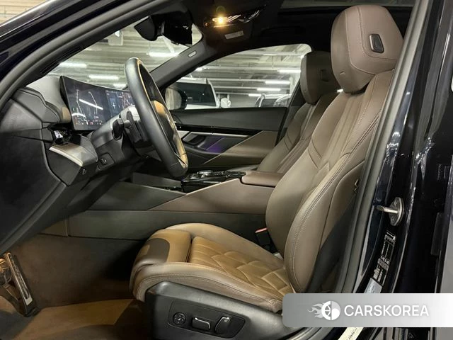 BMW 5 Series (G60) id 4280329 из Кореи 19