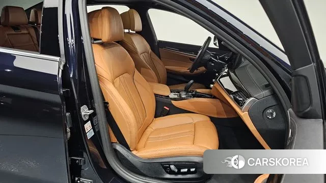 BMW 5 Series (G30) id 3355089 из Кореи 19