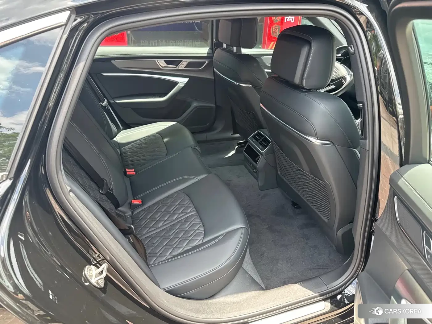 Audi A6L id 4622736 из Китая 9