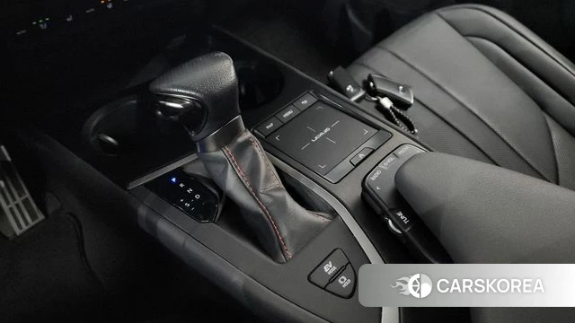 Lexus UX250h id 4179446 из Кореи 19