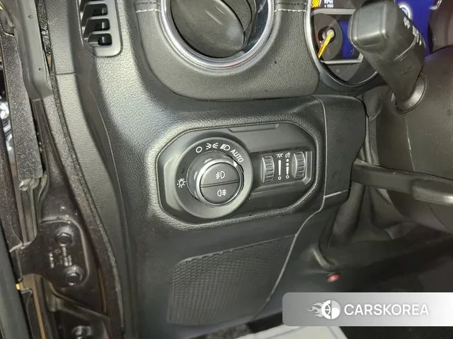 Jeep Wrangler (JL) id 3343913 из Кореи 19