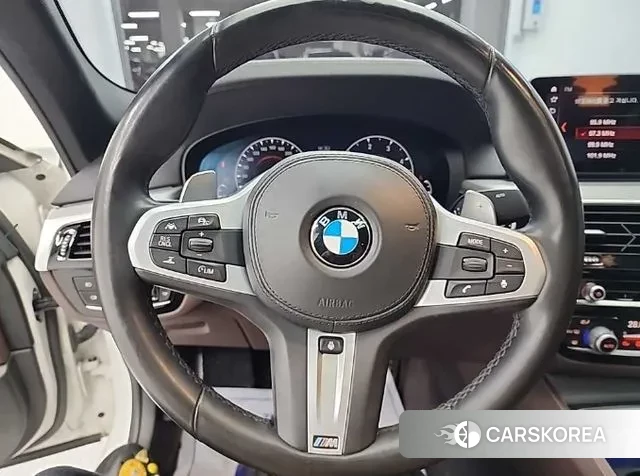 BMW 5 Series (G30) id 3705897 из Кореи 19