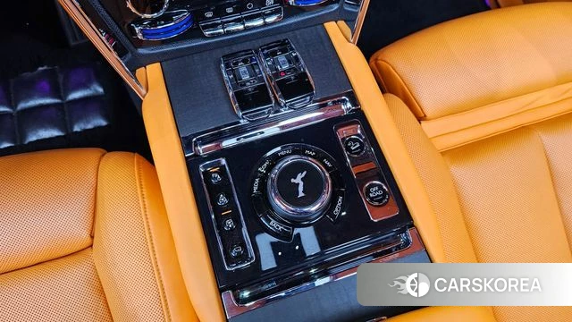 Rolls-Royce Cullinan id 4389029 из Кореи 31