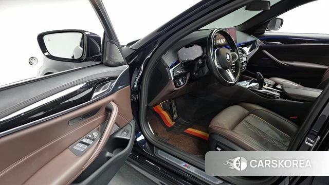 BMW 5 Series (G30) id 3922683 из Кореи 19