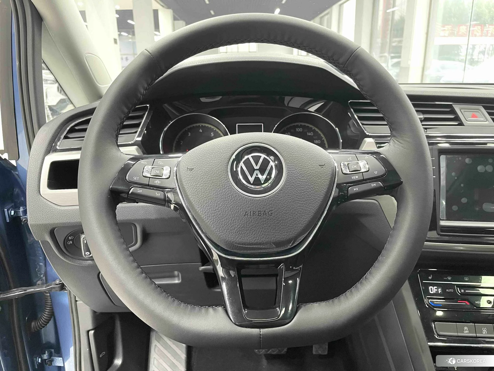 Volkswagen Touran L id 4461728 из Китая 19