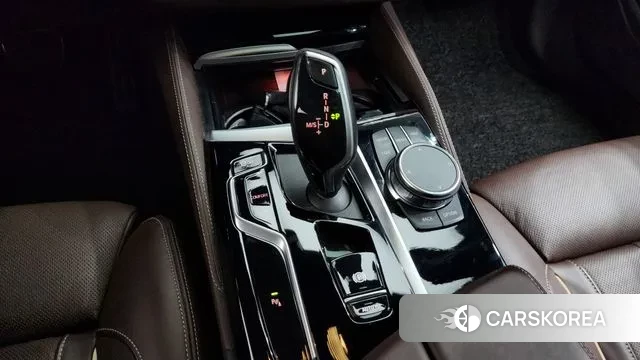 BMW 5 Series (G30) id 3523844 из Кореи 19