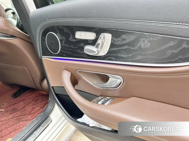 Mercedes-Benz E-class id 4239959 из Китая 19