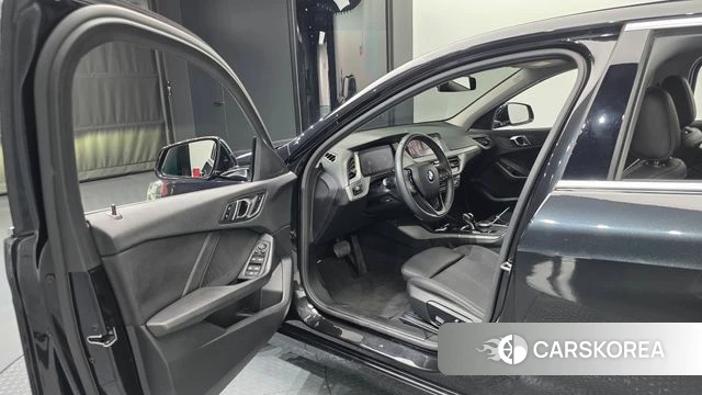 BMW 1 Series (F40) id 4203116 из Кореи 30