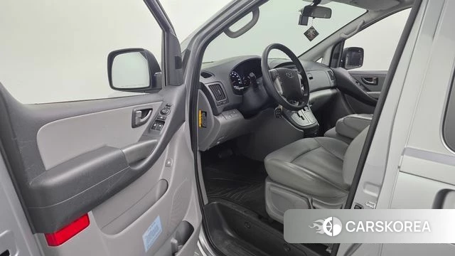 Hyundai The New Grand Starex id 4232311 из Кореи 26