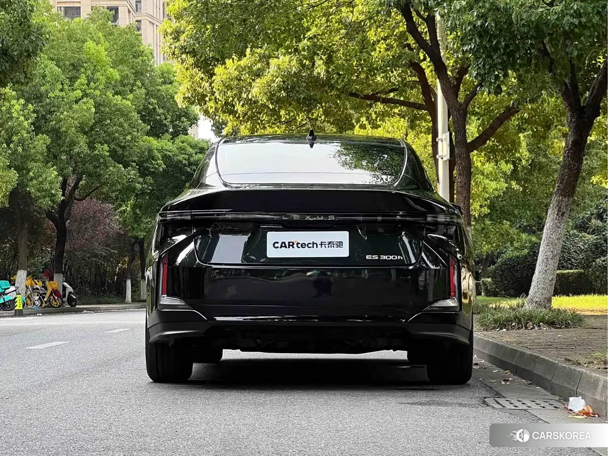 Lexus ES id 4679512 из Китая 13