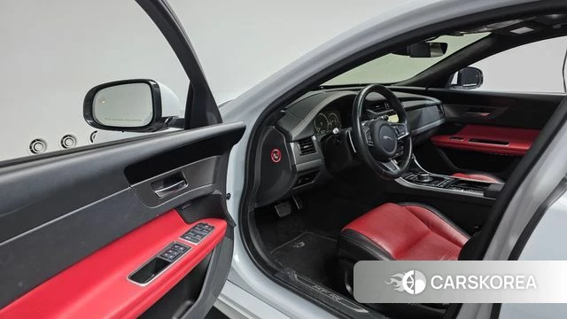 Jaguar XF (X260) id 4396804 из Кореи 34