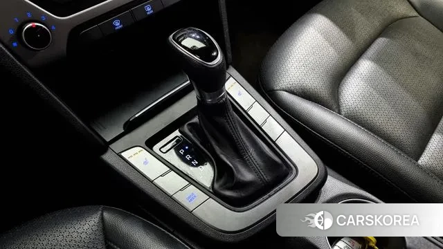 Hyundai Avante AD id 3039578 из Кореи 19