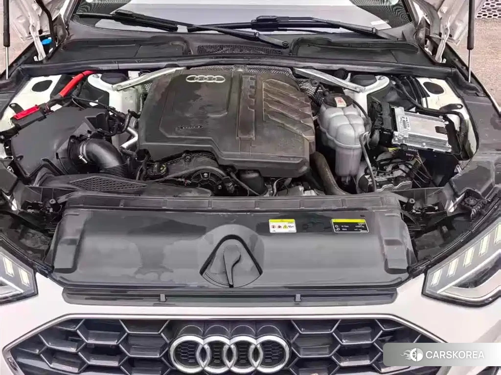 Audi A4L id 4548068 из Китая 9
