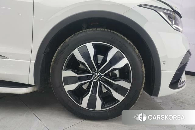 Volkswagen Tiguan L id 4209000 из Китая 16
