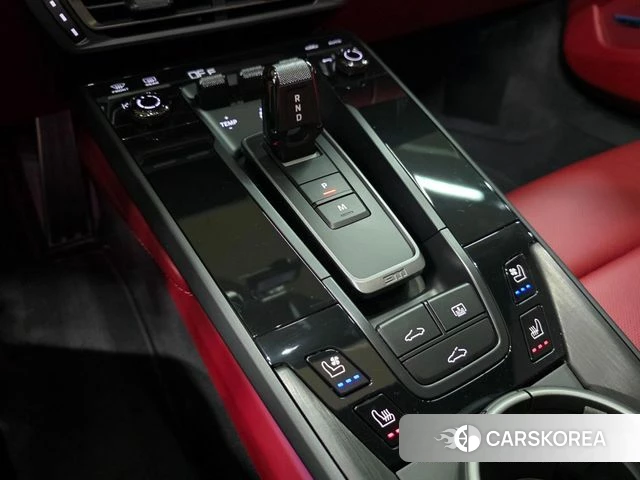 Porsche 911(992) id 4656359 из Кореи 19