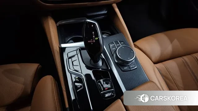 BMW 5 Series (G30) id 3054063 из Кореи 19