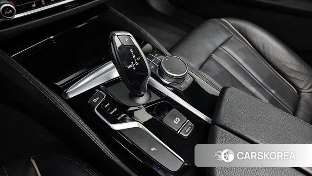 BMW 5 Series (G30) id 3412774 из Кореи 19