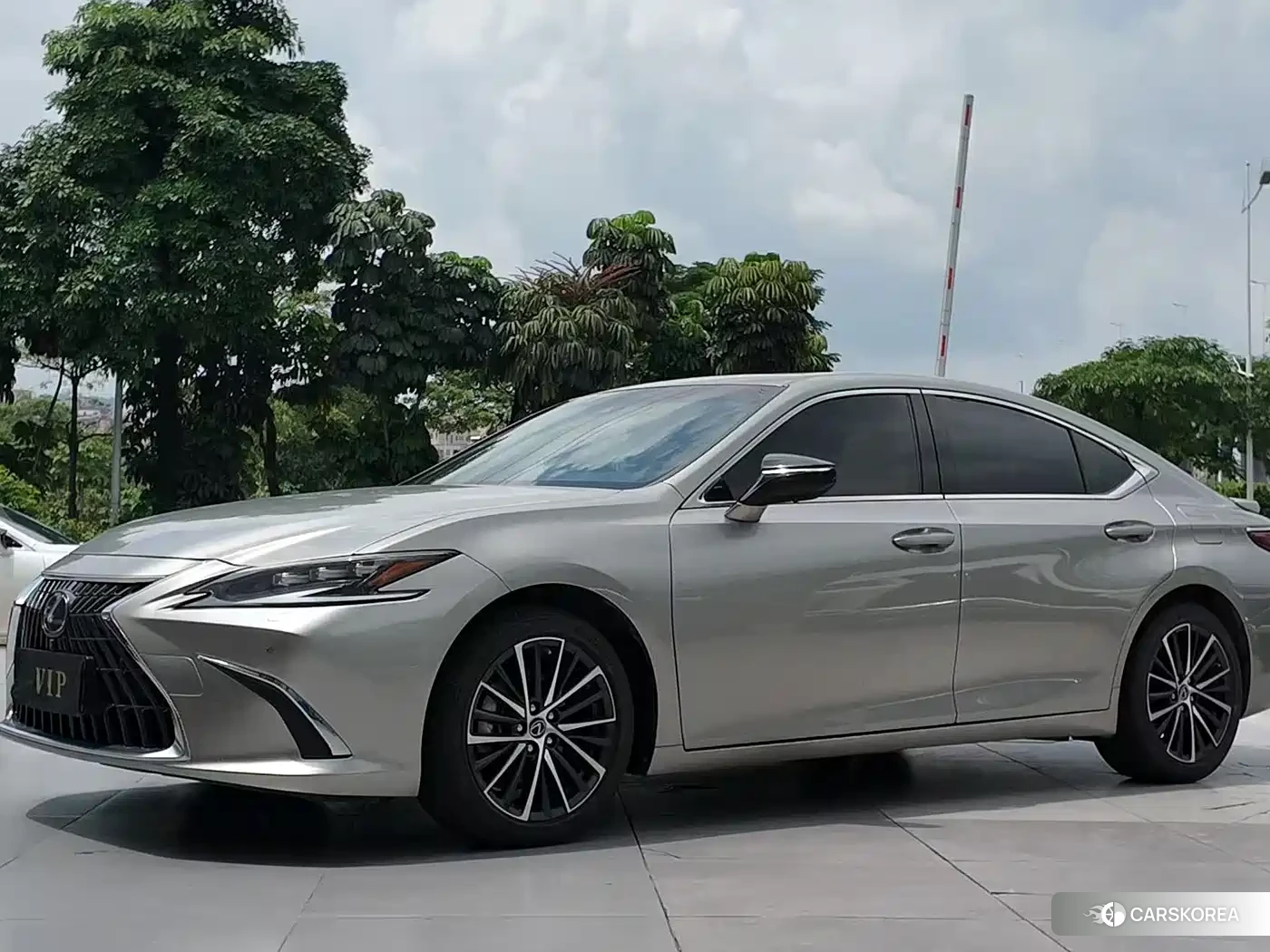 Lexus ES id 4629779 из Китая 10