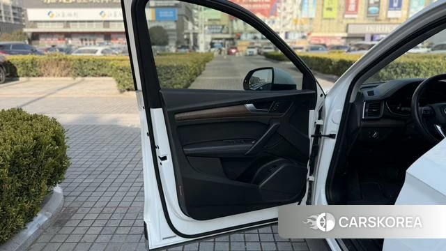 Audi Q5L id 4277869 из Китая 15