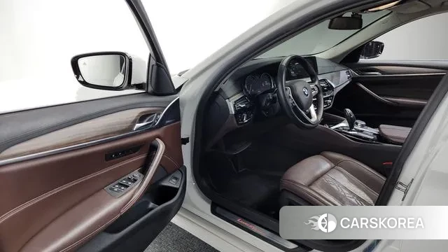 BMW 5 Series (G30) id 3672595 из Кореи 19