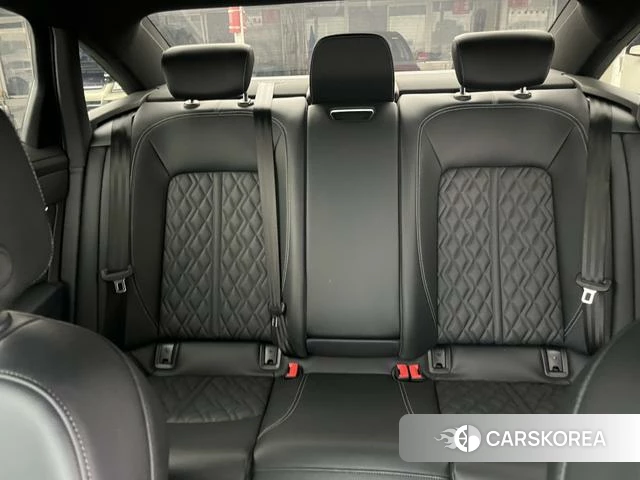 Audi A6L id 4028239 из Китая 10