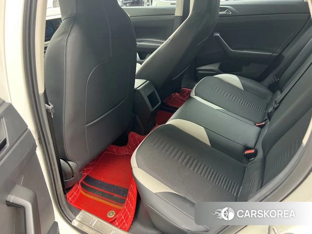 Volkswagen Polo id 4290257 из Китая 9