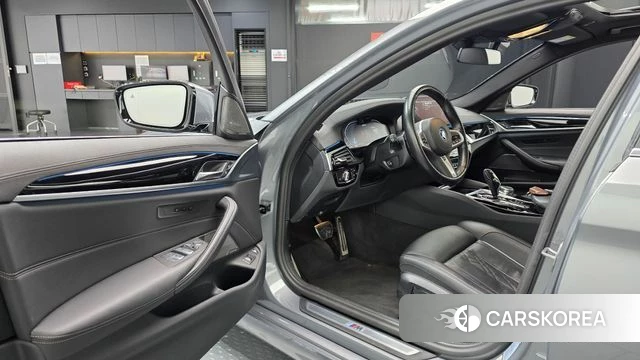 BMW 5 Series (G30) id 4584945 из Кореи 32