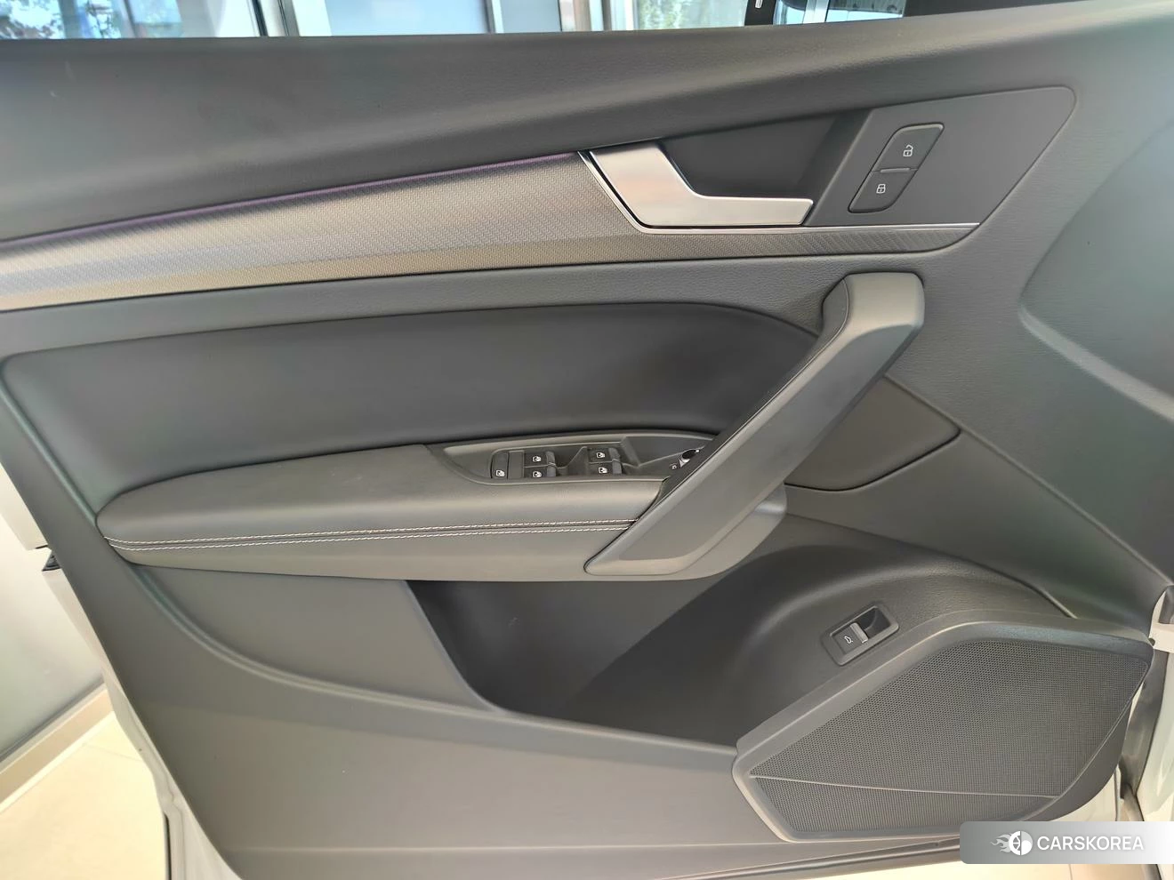 Audi Q5L id 4512722 из Китая 24