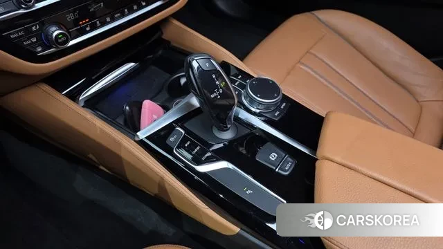 BMW 5 Series (G30) id 3455251 из Кореи 19