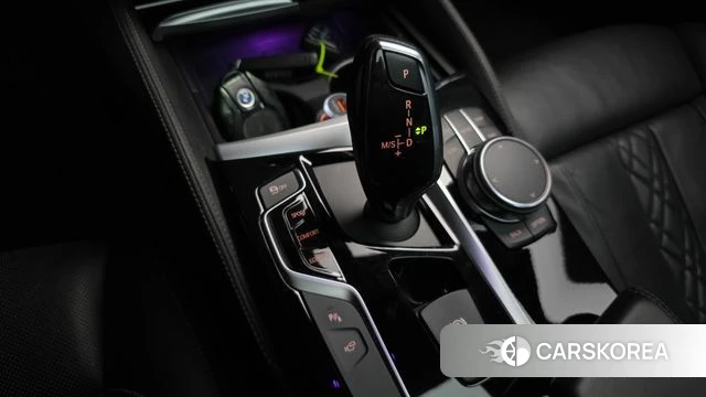 BMW 5 Series (G30) id 3808281 из Кореи 19