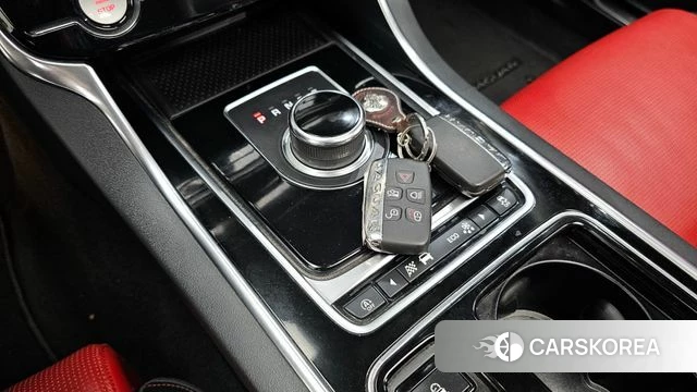 Jaguar XE id 3834795 из Кореи 19