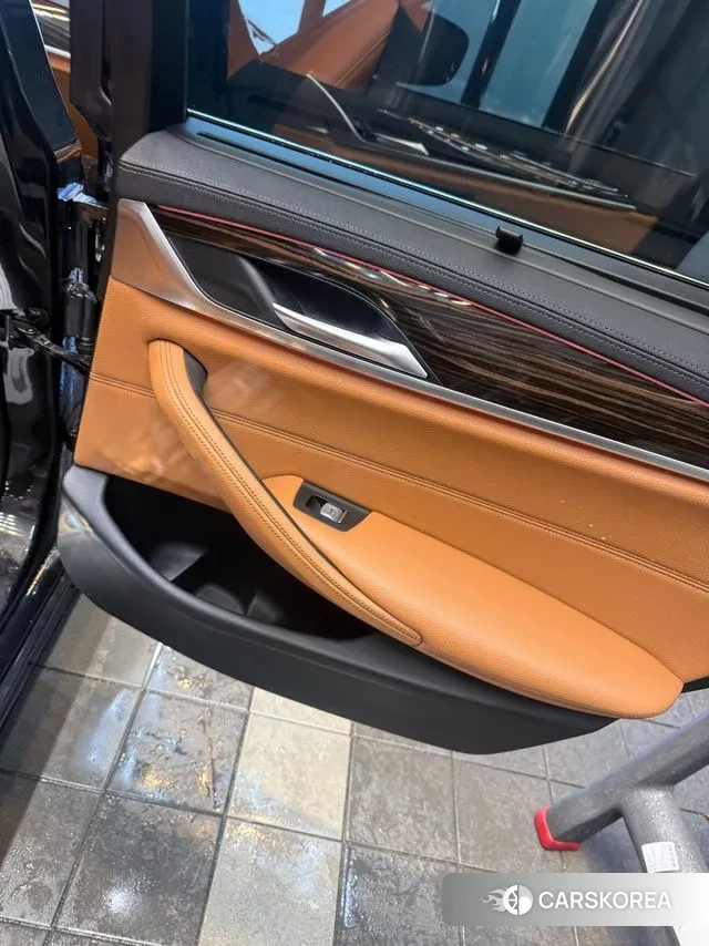 BMW 5 Series (G30) id 3670661 из Кореи 9