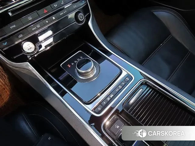 Jaguar XE id 3510071 из Кореи 19