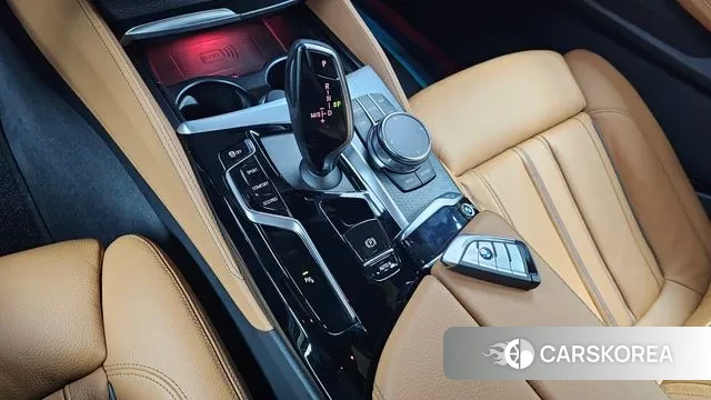 BMW 5 Series (G30) id 3701666 из Кореи 19