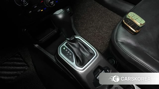 Jeep Renegade id 3885979 из Кореи 19