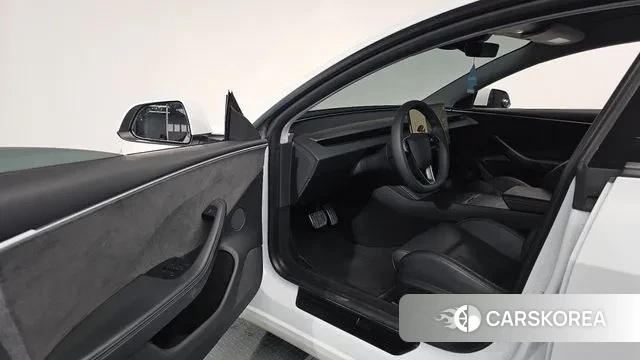 Tesla Model 3 id 3659015 из Кореи 19