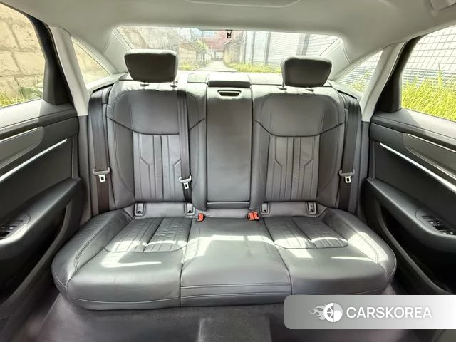 Audi A6L id 4321080 из Китая 17